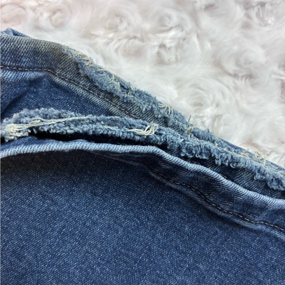 Levi’s Curvy Bootcut Blue Jeans a wardrobe must have - Picture 11 of 11